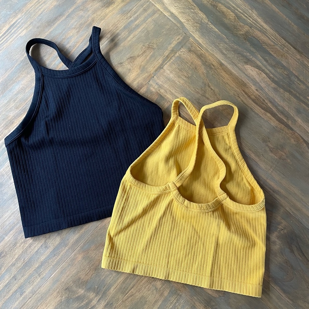 Set of 2 Forever 21 Crop Tops (size Medium)